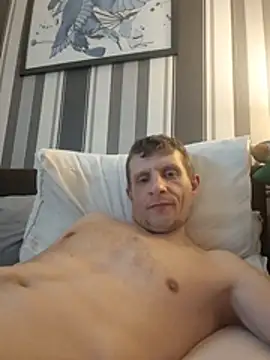 BigDmasked webcam