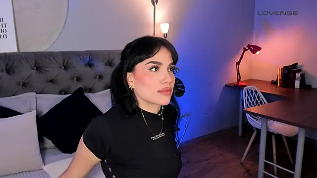 AlmaBlaze live cam on StripChat