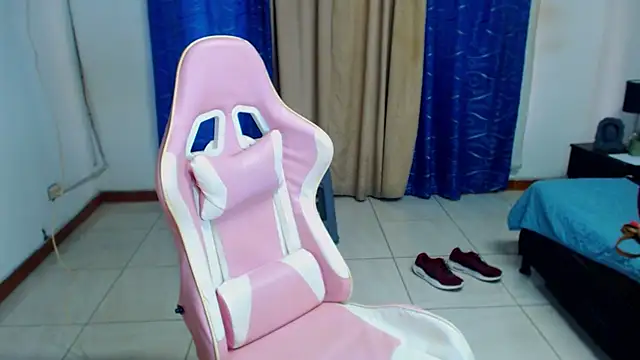 kiwii_nasty webcam