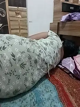 Menka_cut34 webcam