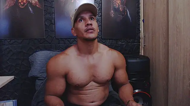viktor_herrera live cam on StripChat