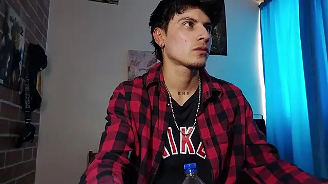 PaulDamico live cam on StripChat