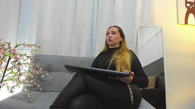 KahiaSmith webcam