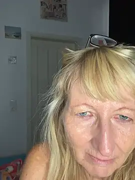 MatureKim webcam