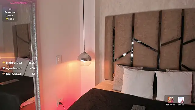 Elizabeth_Collins_ webcam