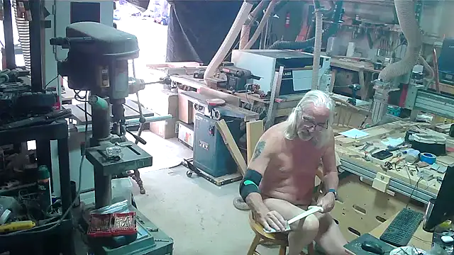 AncientCowboyStud live cam on StripChat