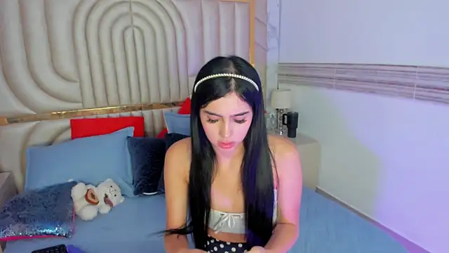 NahomiDeluxe webcam
