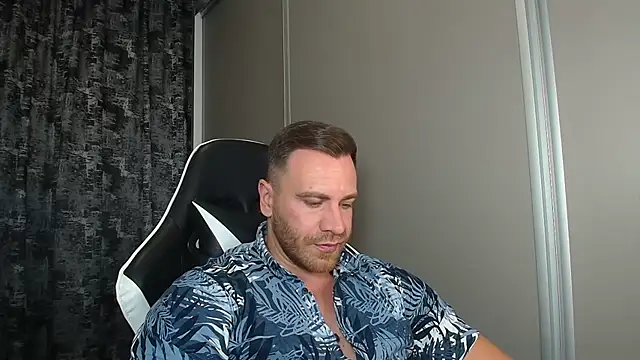 Thori92 live cam on StripChat