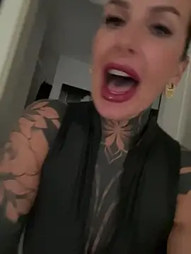 KathaleaNoir webcam