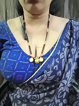 bhuvana_555 live cam on StripChat