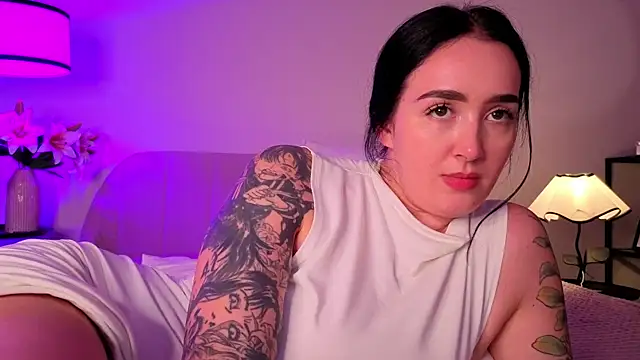 KimKhallifa webcam