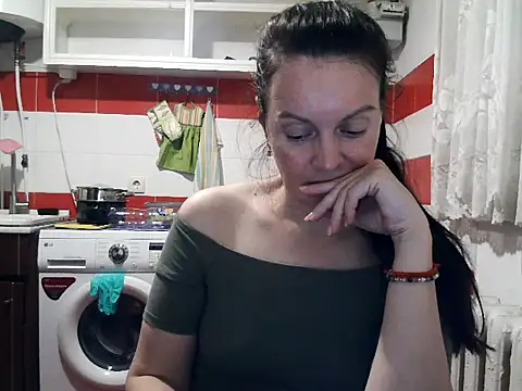 LoveNBloom webcam