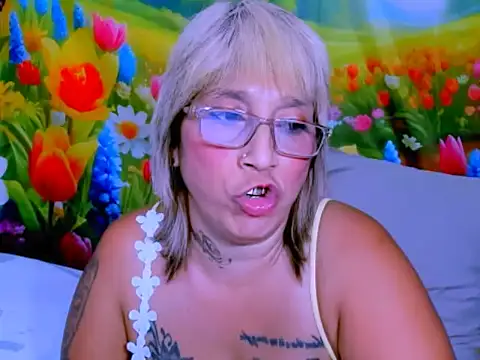 indianroxy webcam