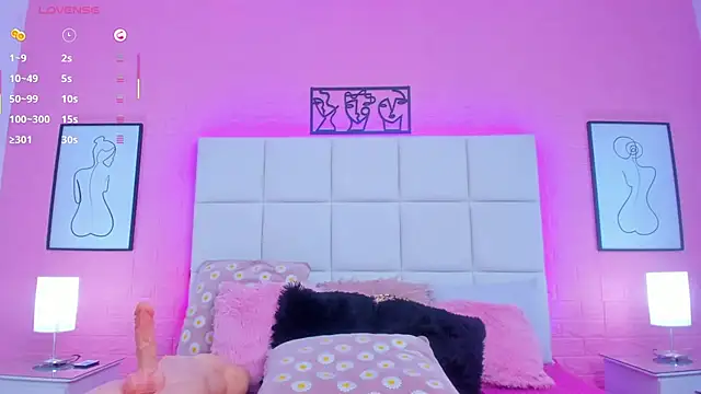 charlotte_kisss webcam