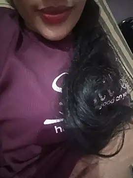 Eshwari_Chopra live cam on StripChat