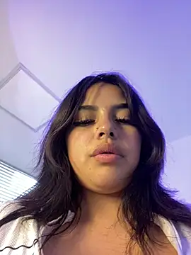 LiliMilk_21 live cam on StripChat