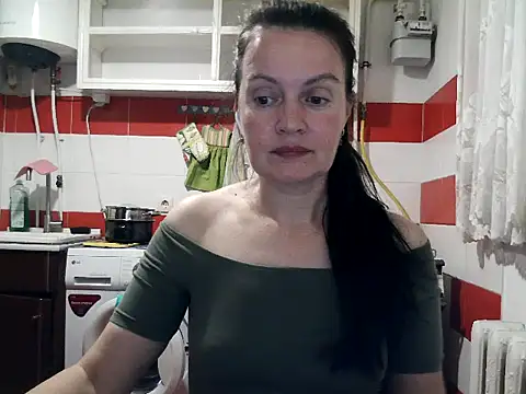 LoveNBloom webcam