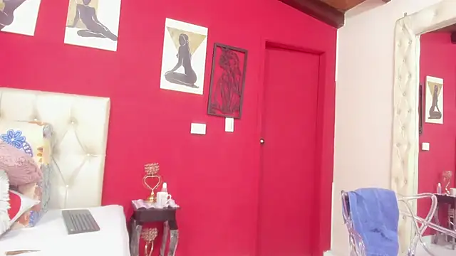 Rebecca_Milf live cam on StripChat