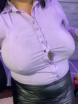 MiiaaJoness webcam