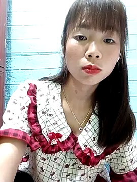 AmyLinee01 live cam on StripChat