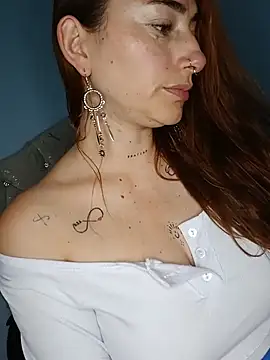 molyswett (F milf) - Montar dildo
