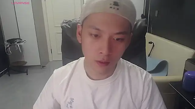 yichen008 live cam on StripChat