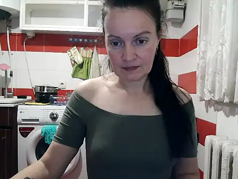 LoveNBloom webcam