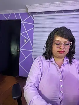 MiiaaJoness webcam