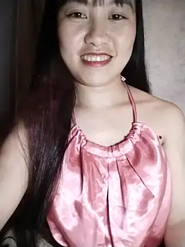 Cherry-squirtt live cam on StripChat