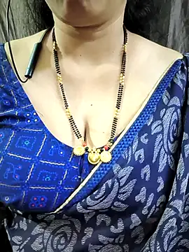 bhuvana_555 live cam on StripChat