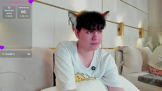 FetishFox live cam on StripChat