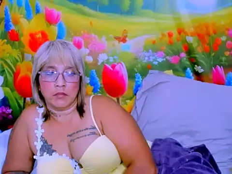 indianroxy webcam