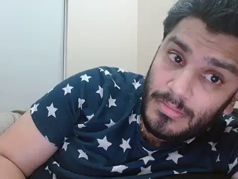 robintoit live cam on StripChat