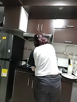 Katicalatinmilf live cam on StripChat