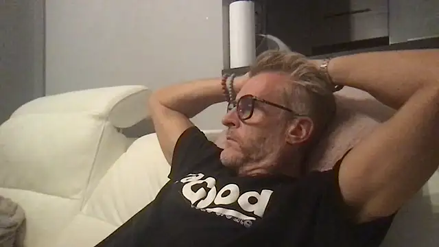 Axl_hot live cam on StripChat