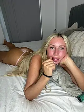 SexySaraxxoo 🐋 live naked chat
