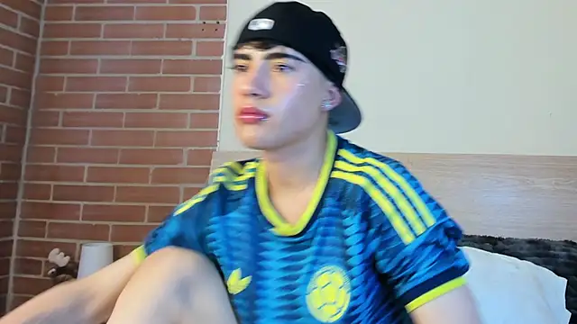 ThiagoDV live cam on StripChat
