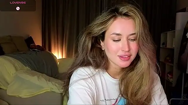 KiraBodrick ❄ free naked cam