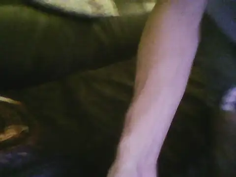 ILIKELOVEYOURFACE69 live cam on StripChat