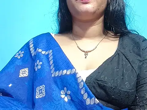 Adhiti_1 live cam on StripChat