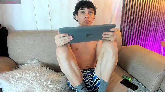 Axxel_White live cam on StripChat