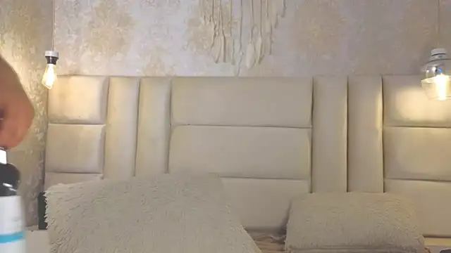 EmilyQueen3x webcam