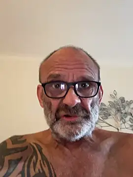 ShyDave81 webcam