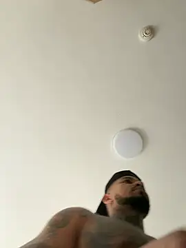 zaiin_diesel live cam on StripChat