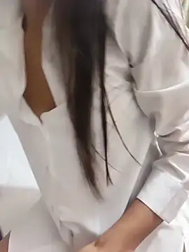 Shalu_G live cam on StripChat