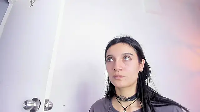 MilaWhitte webcam