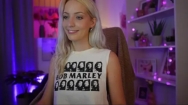 Lucy_Cutie_ webcam