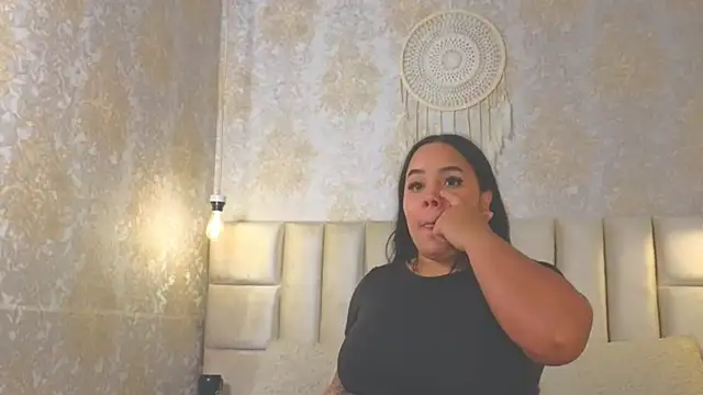 EmilyQueen3x webcam