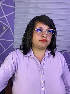 MiiaaJoness webcam