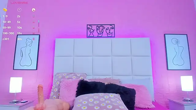 charlotte_kisss webcam